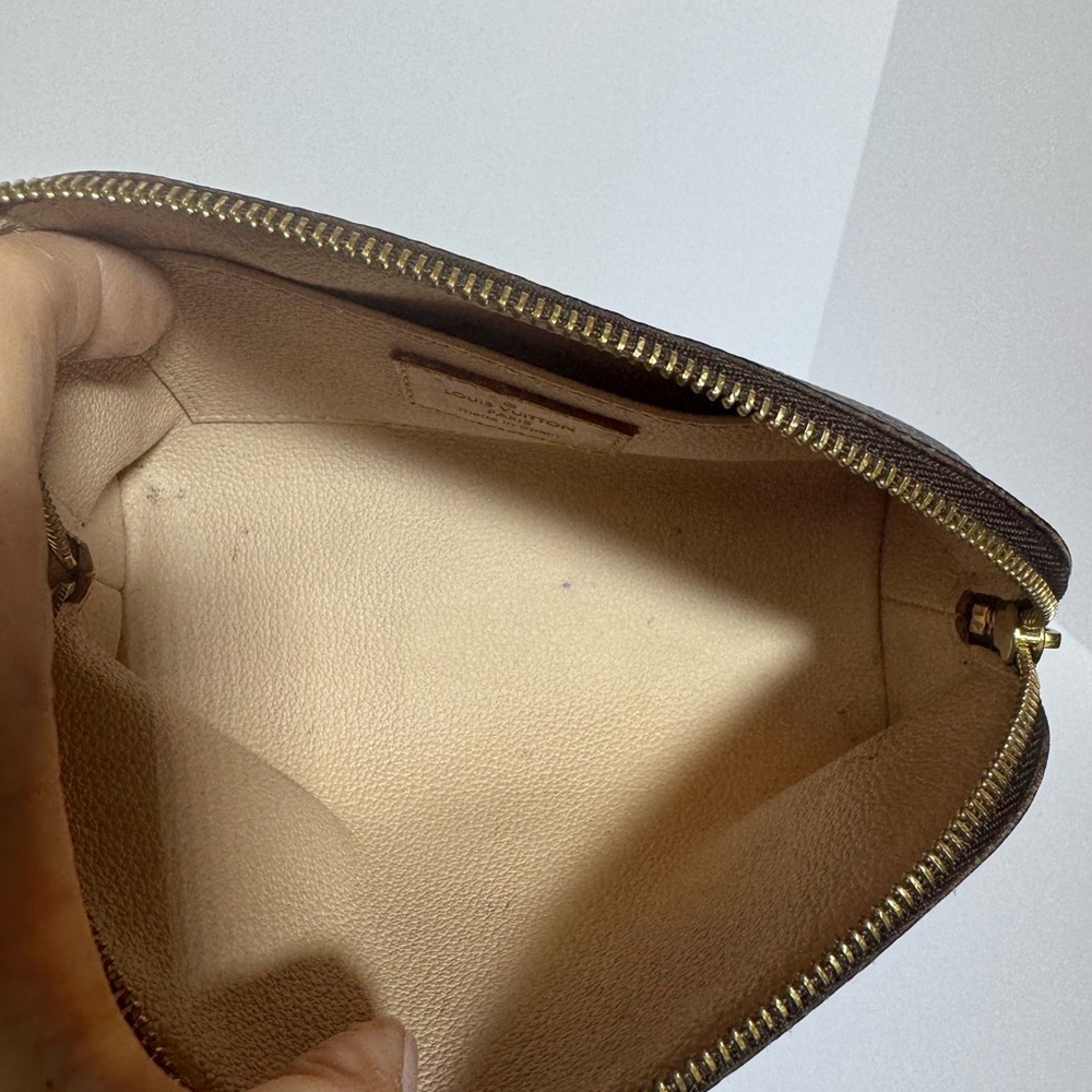 SOLD
Louis Vuitton Black and Gold Monogram Pouch - Picture 5 of 7